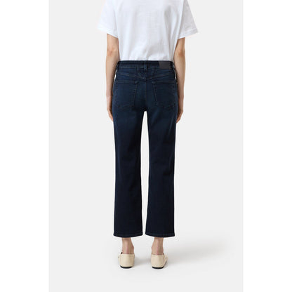 Women's Milo Comfort Stretch Straight Jeans by Closed in blue and black, featuring a sleek fit and classic denim style.