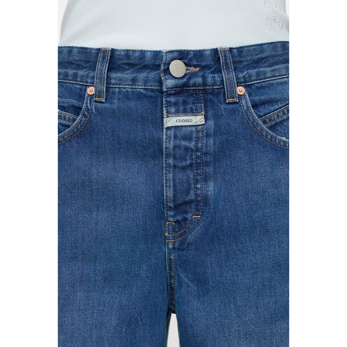 Women's Nikka Wide Jean in mid blue denim, featuring a relaxed fit and classic five-pocket design by Closed Women's.