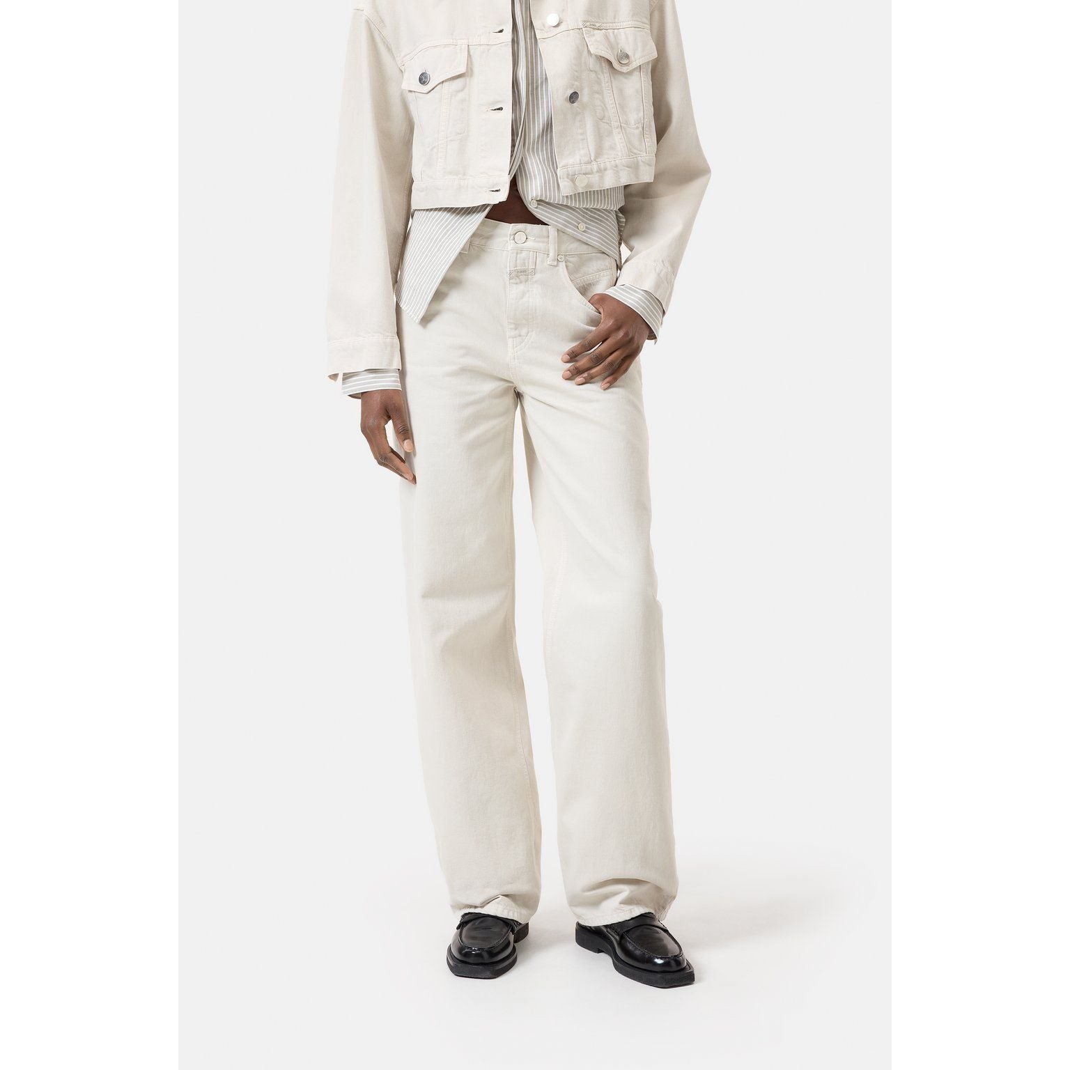 Nikka Wide Jean in stone beige for women by Closed Women's, featuring a relaxed fit and classic denim texture.