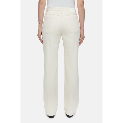 Closed Women's A BETTER BLUE Roan ivory women's sweater with a comfortable fit and classic design.
