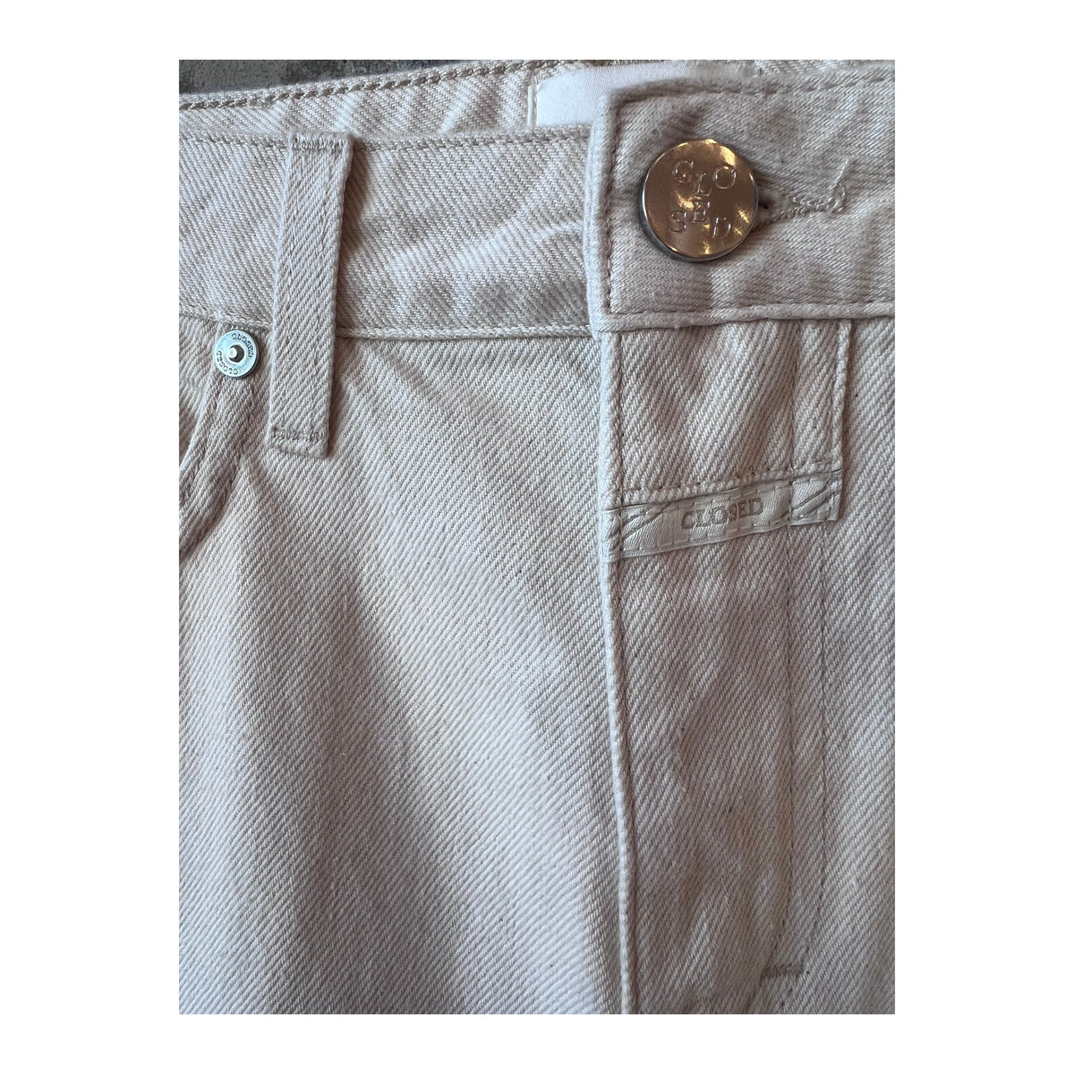 Closed Women's A Better Blue Roan ivory women's shirt with a relaxed fit and soft fabric, shown on a hanger.