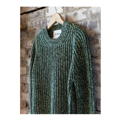 Green women's knitted jumper from Closed Mouliné in Midnight Lake, featuring a cozy, textured knit design.