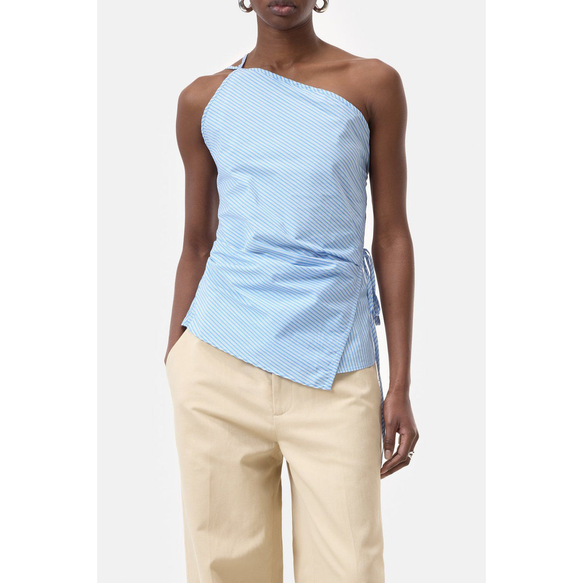 Women's cotton poplin wrap top in cornflower blue by Closed, featuring a stylish fit and classic design.