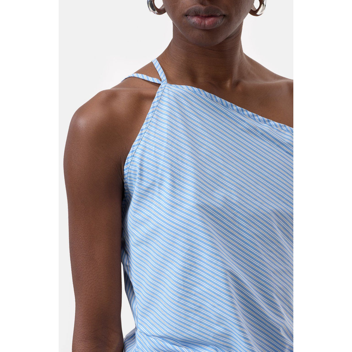 Women's cotton poplin wrap top in cornflower blue from Closed Women's, shown on a model with a relaxed fit and long sleeves.