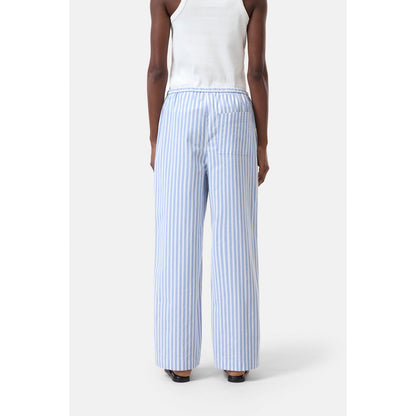 Women’s Romilla Relaxed Pants in cornflower blue by Closed Women, featuring a comfortable fit and casual style.