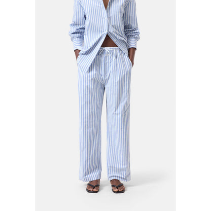 Closed Women's Romilla Relaxed Pants in cornflower blue, featuring a comfortable relaxed fit and stylish design.