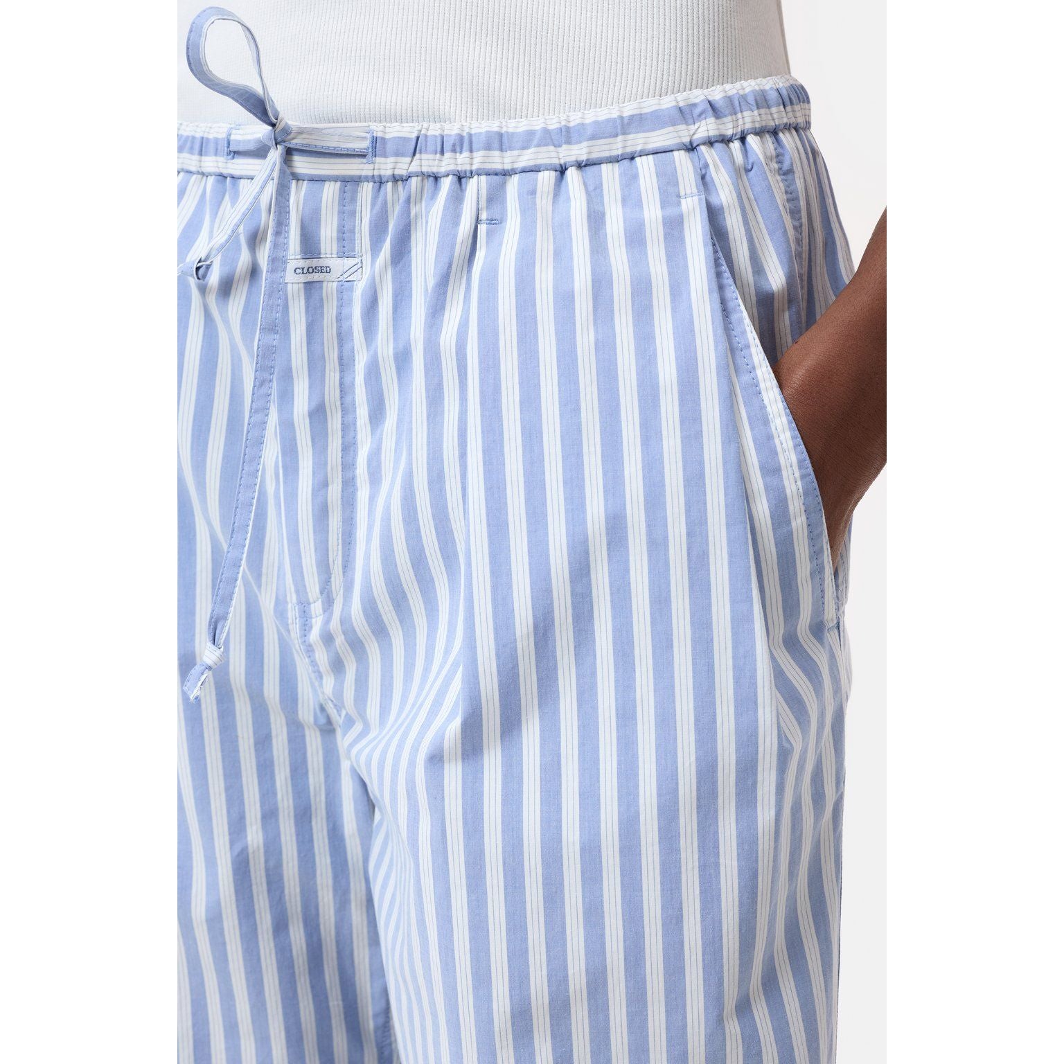 Closed Women's Romilla Relaxed Pants in Cornflower Blue, casual women's pants with a comfortable, relaxed fit.