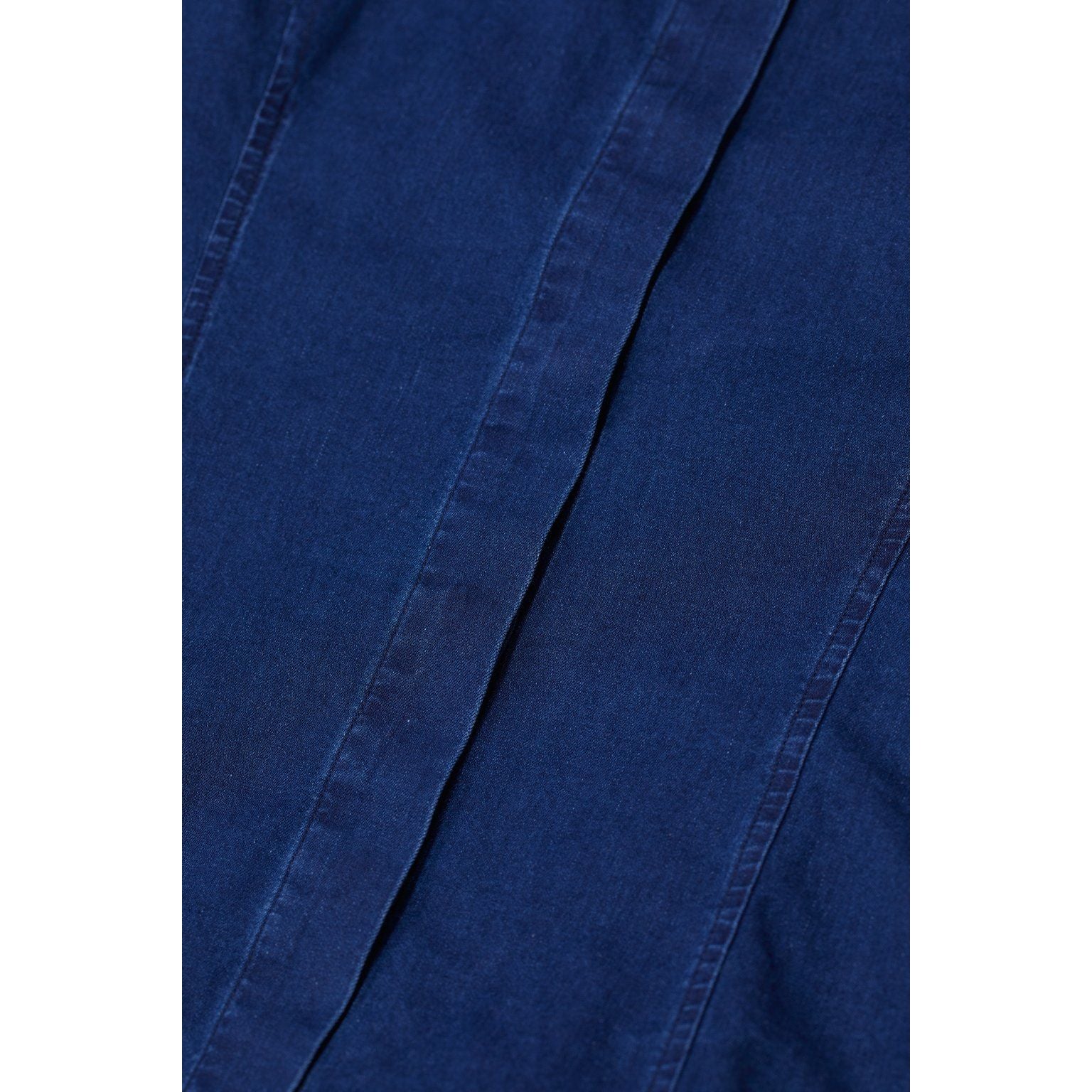 Women's tailored cotton blouse in dark blue from Closed, featuring a classic fit and button-down front.