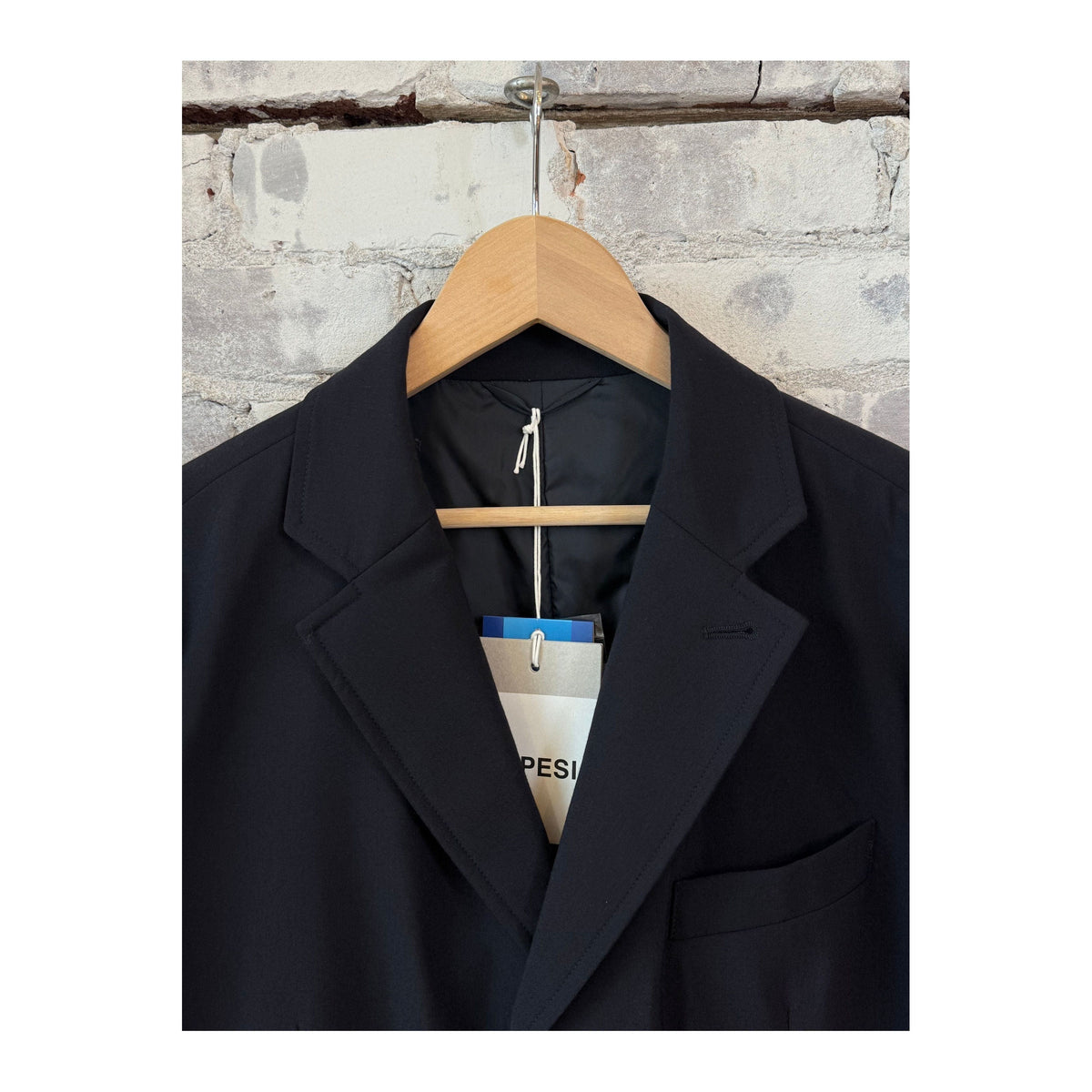Men's navy Comfortemp blazer by Aspesi, tailored fit with structured lapels and smooth fabric, ideal for a polished look.