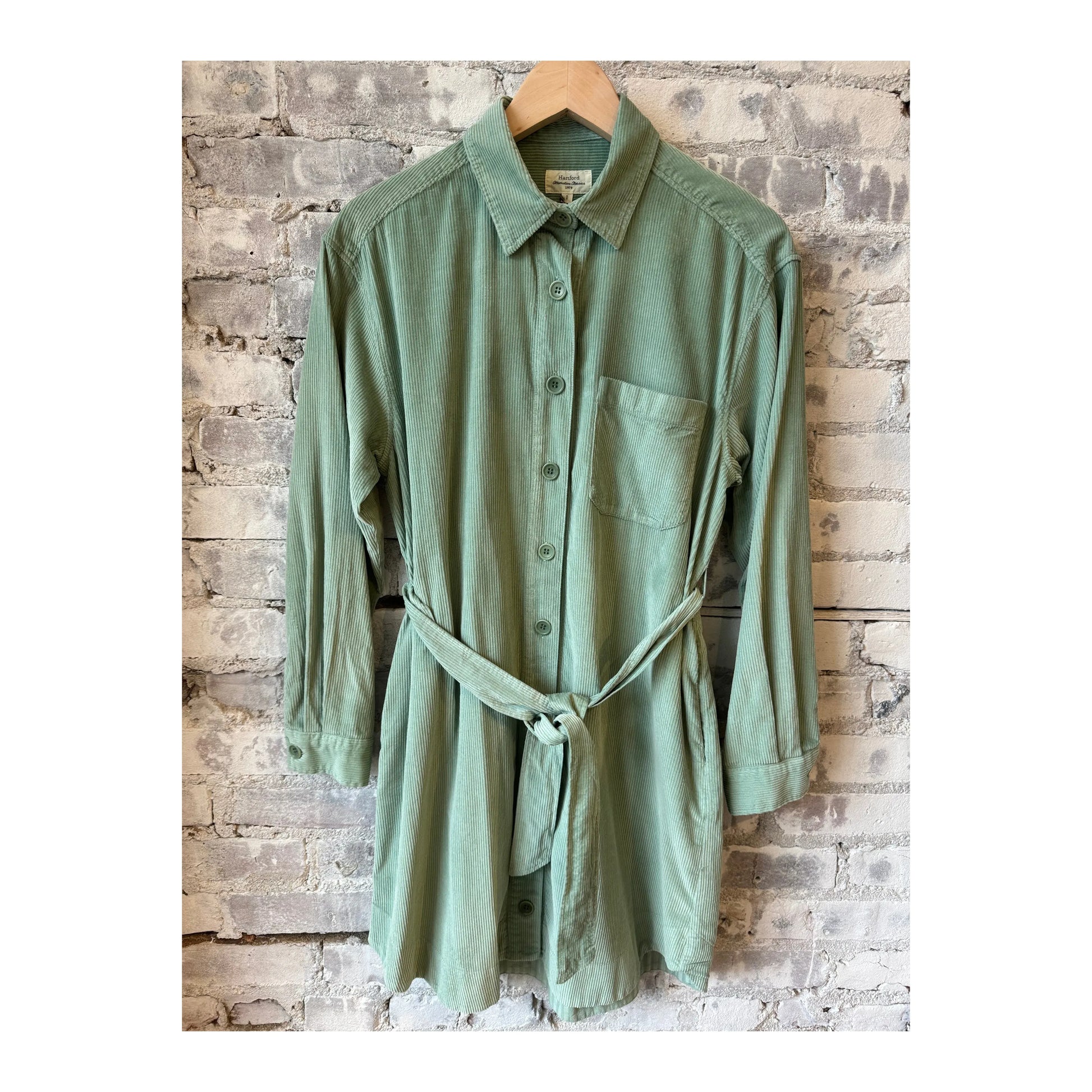 Women's jade corduroy Revol dress by Hartford Women's, featuring a fitted style and textured fabric.