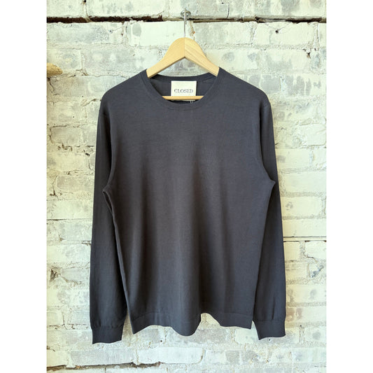 Men's cotton jumper in Magma Black by Closed Men's, featuring a comfortable fit and classic crewneck design.