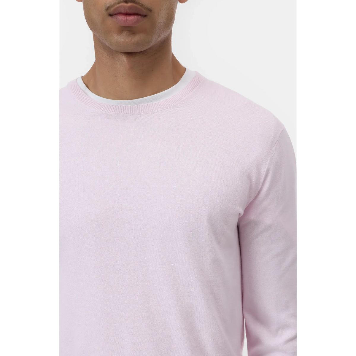Men's cotton jumper in quartz pink by Closed Men's, featuring a comfortable fit and soft fabric.