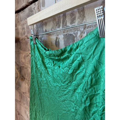 Women's crinkle skirt by Brazeau Tricot in Mojito color, featuring textured fabric and a stylish, flowy design.