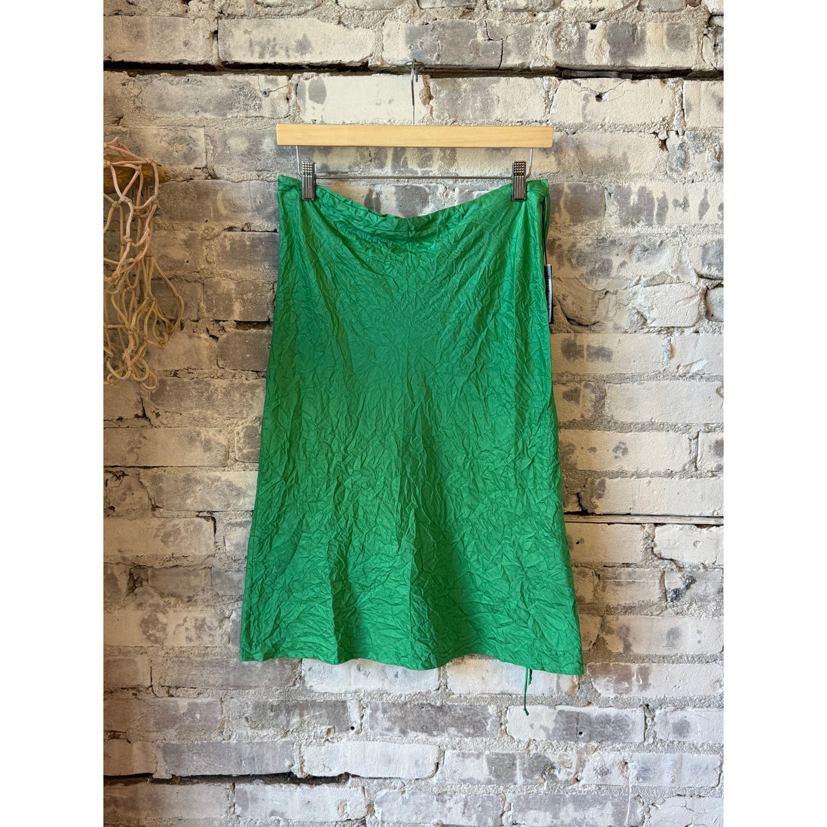 Women's crinkle skirt by Brazeau Tricot in Mojito color, featuring a textured, flowy fabric with a relaxed fit.