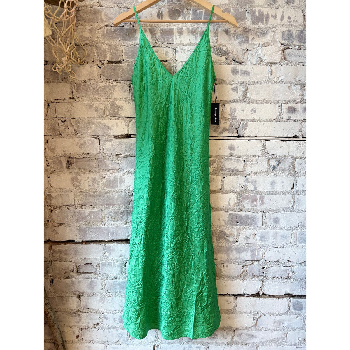 Women's crinkle slip dress in Mojito by Brazeau Tricot, featuring lightweight fabric and a relaxed fit.