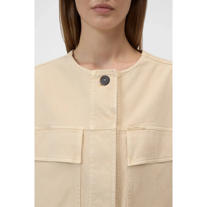 Women's Cropped Utility Jacket in camel beige by Closed, featuring a stylish, functional design with multiple pockets and a modern silhouette.