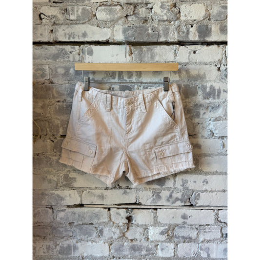 G1 Women's pale pink drill shorts for women, featuring a casual fit and front pockets, suitable for summer and outdoor activities.