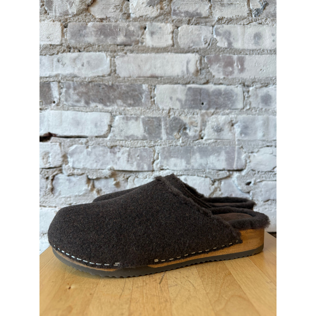 Dark brown Ella Cashmere and Lambswool Clog by Kunsten Clogs, showcasing cozy wool details and stylish footwear design.