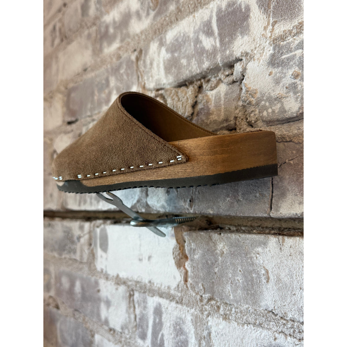 Kunsten Clogs Ella Suede Clog - Umber Dark Gray