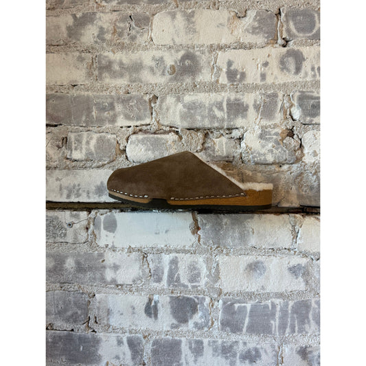 Kunsten Clogs Ella Suede/Lambswool Clog - Umber/White Wool Dark Gray