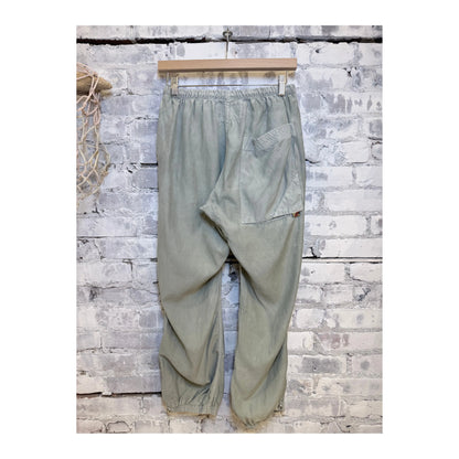 Women's Freecity Airjump Pant in silver rock with matte and satin finish, featuring flap and snap-free design.