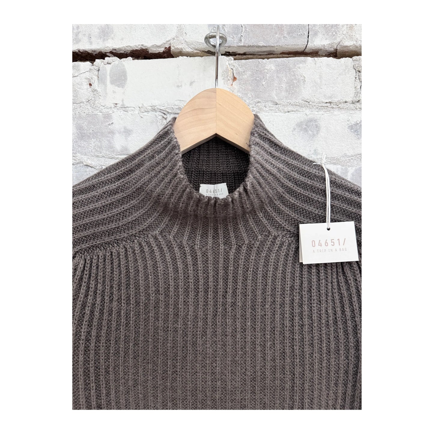 Men's Foggy Mock Jumper in taupe, featuring a cozy knit design and ribbed cuffs, from 04651/ brand.