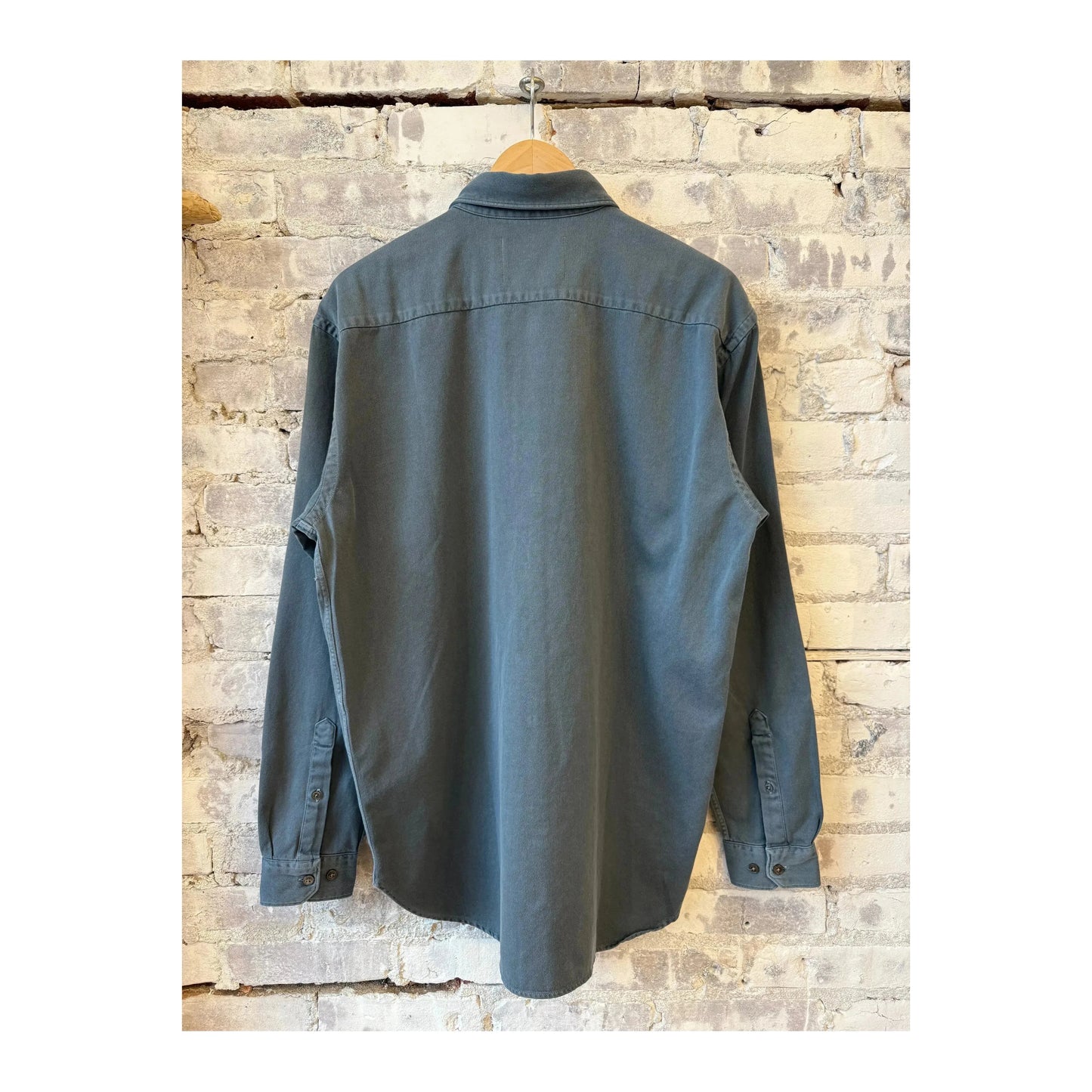 Men's formal army shirt in graphite blue by Closed Men's, featuring a tailored fit and button-up front.