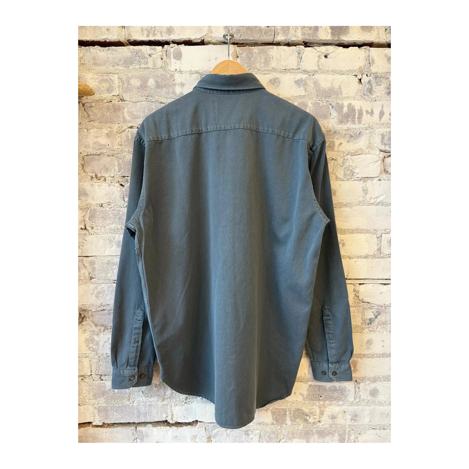 Men's formal army shirt in graphite blue by Closed Men's, featuring a tailored fit and button-up front.