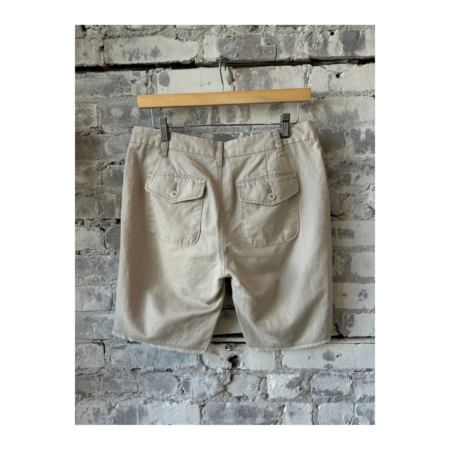 Women's G1 Kite Flying Shorts in sandy color, featuring lightweight fabric and casual fit for outdoor kite flying activities.