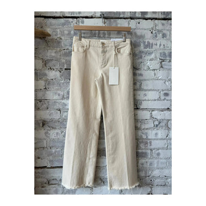Women's Gillan Comfort Stretch Ivory Jeans by Closed, featuring a fitted stretch design and classic denim style.