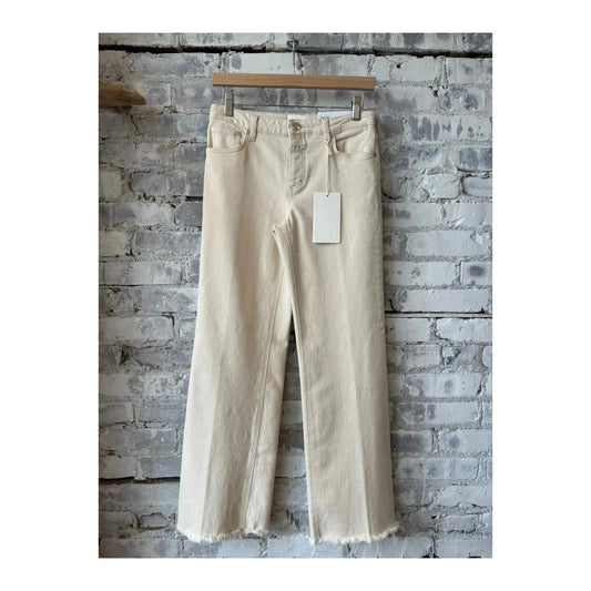 Women's Gillan Comfort Stretch Ivory Jeans by Closed, featuring a fitted stretch design and classic denim style.