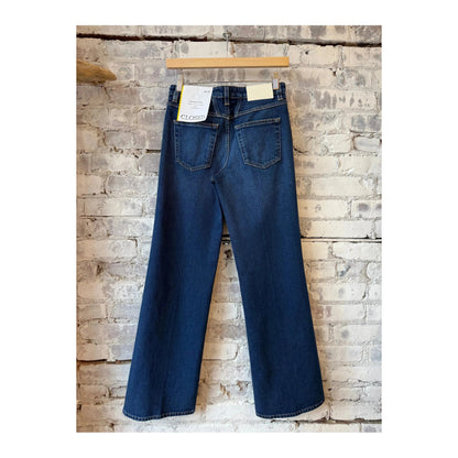 Women's Gillan Comfort Stretch Wide Jeans in dark blue by Closed, featuring a relaxed fit and classic jean styling.