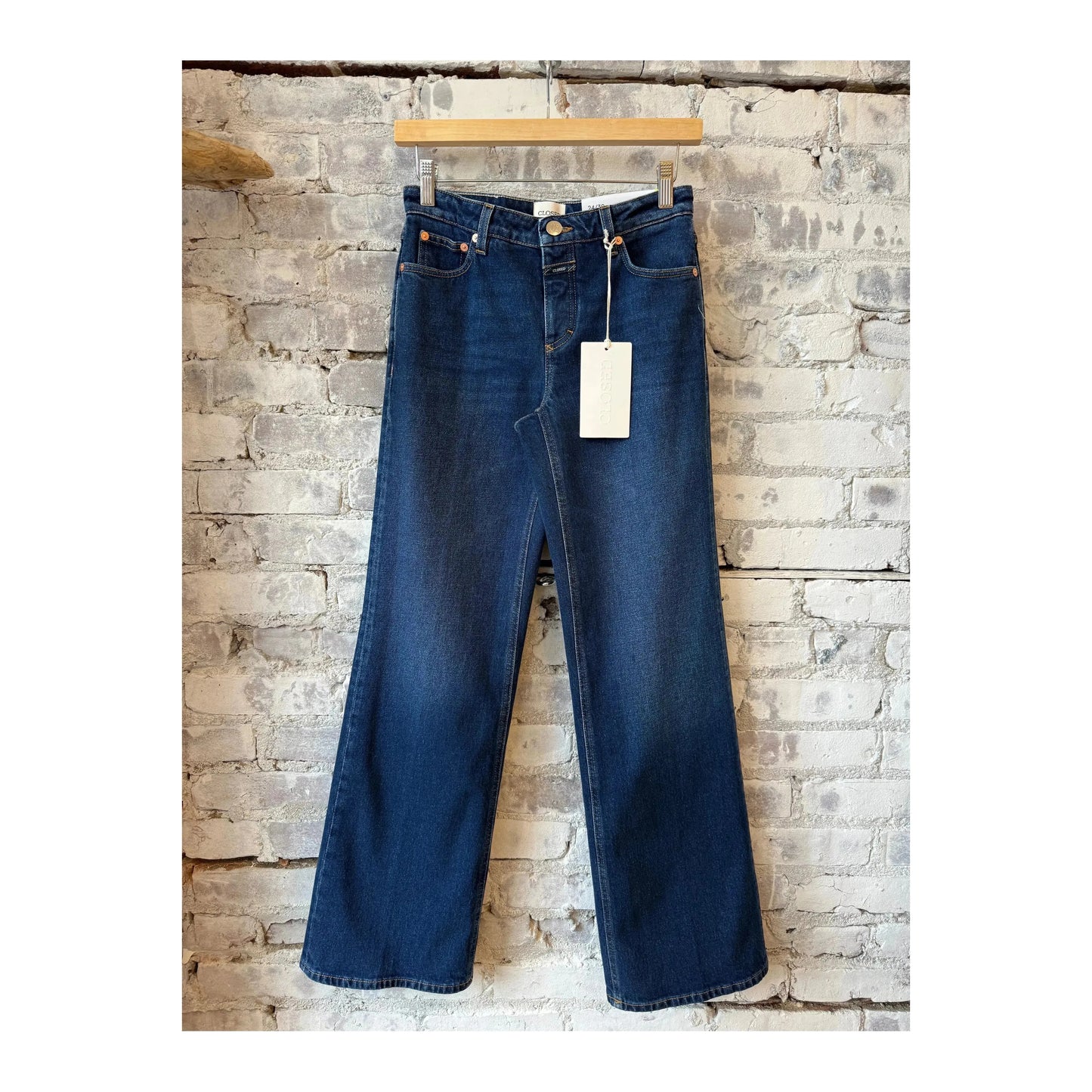 Closed Women's Gillan Comfort Stretch Wide Jean in dark blue, showing the high-rise fit and relaxed wide-leg style.