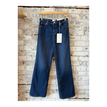 Closed Women's Gillan Comfort Stretch Wide Jean in dark blue, showing the high-rise fit and relaxed wide-leg style.