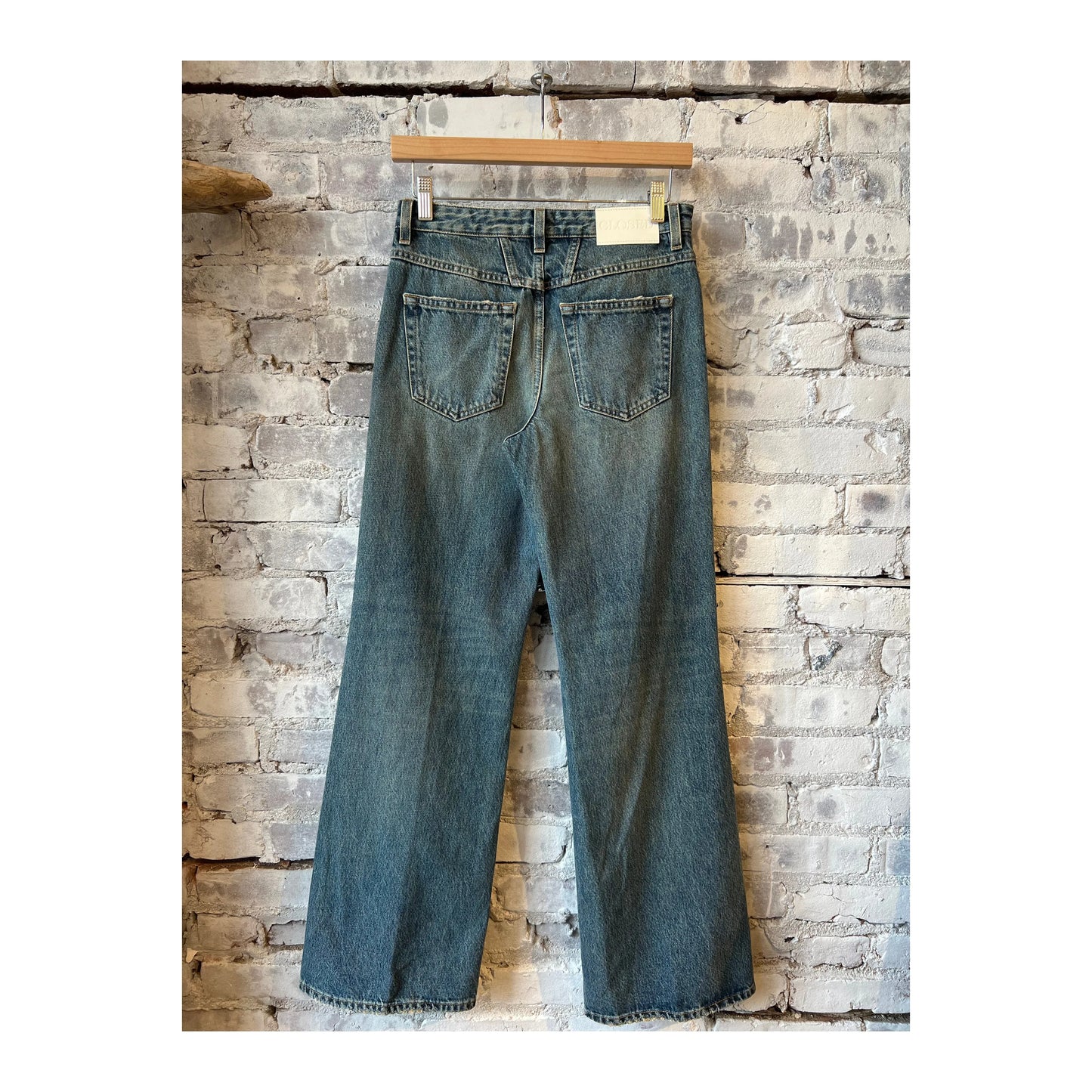 Mid blue Gillan Wide Jean for women by Closed Women's, featuring a relaxed fit and classic denim style.
