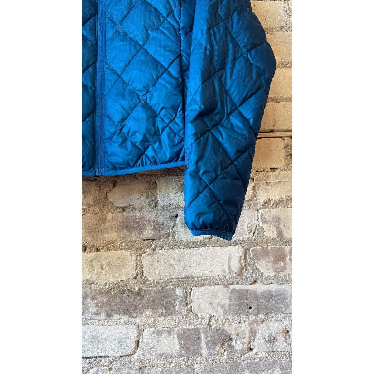 Women's Ginger Nylon Ripstop Jacket by Aspesi in Azzurro, featuring lightweight nylon ripstop fabric and a stylish, functional design.