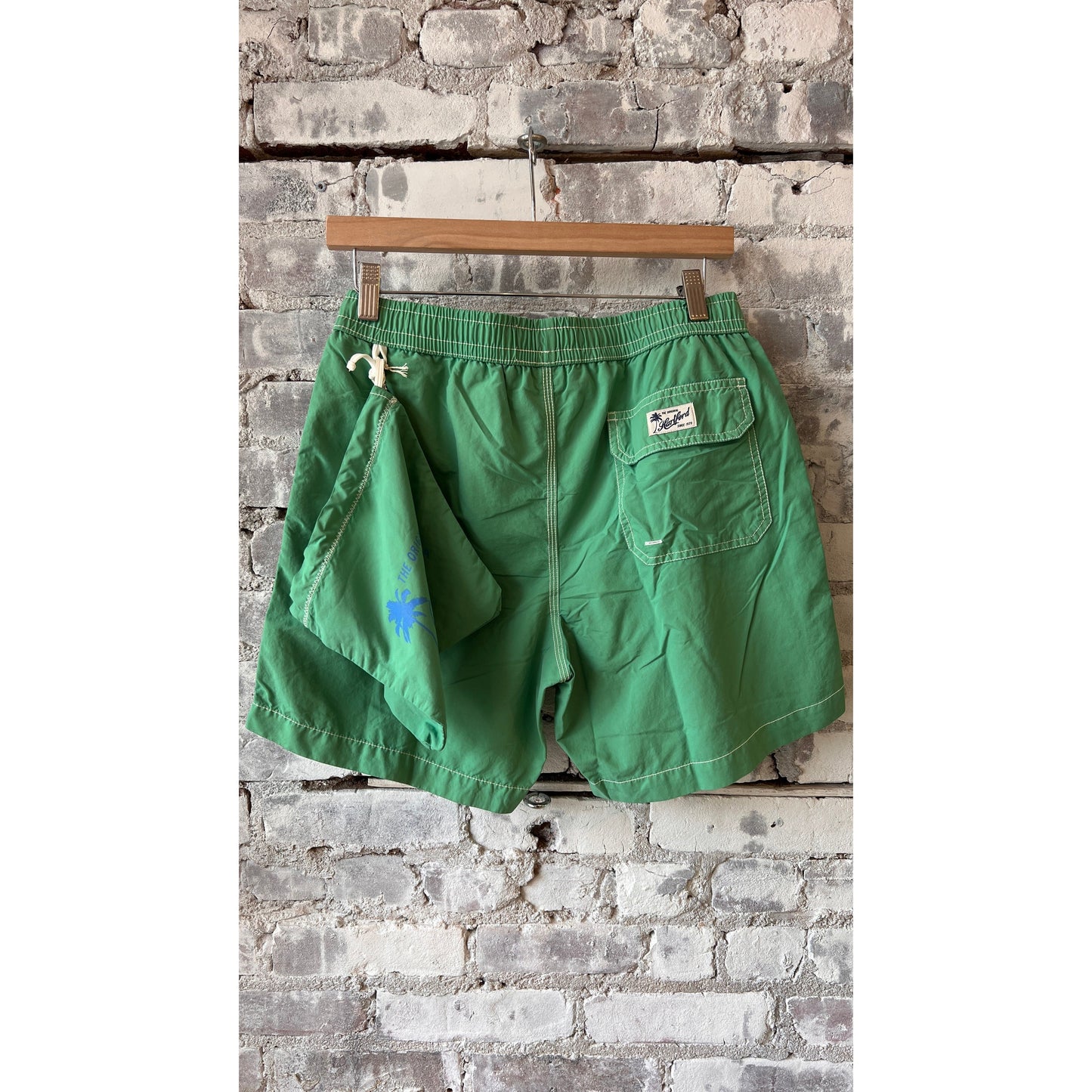 Men's classic jade swim shorts by Hartford Men's, featuring a comfortable fit and casual style for beach or pool.