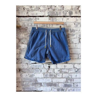 Men's Hartford Classic Swim Trunks in Nautic Blue with matching pochette, featuring a stylish and comfortable swimwear set.