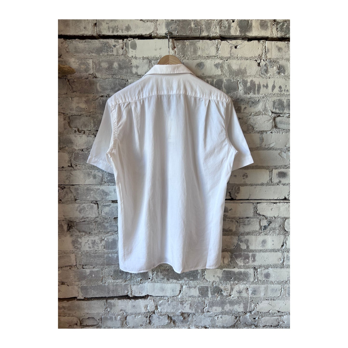 Men's white Palm Mc Pat shirt by Hartford Men's, featuring a casual fit and classic design, shown laid flat.