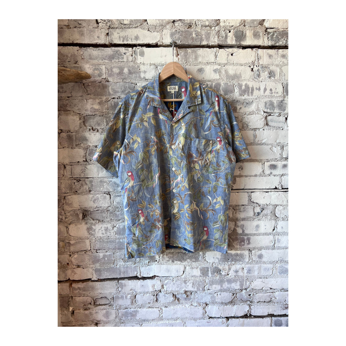 Men's Hartford Men's Parrot Palm Mc Shirt in blue, featuring a tropical palm print and casual fit, displayed on a white background.
