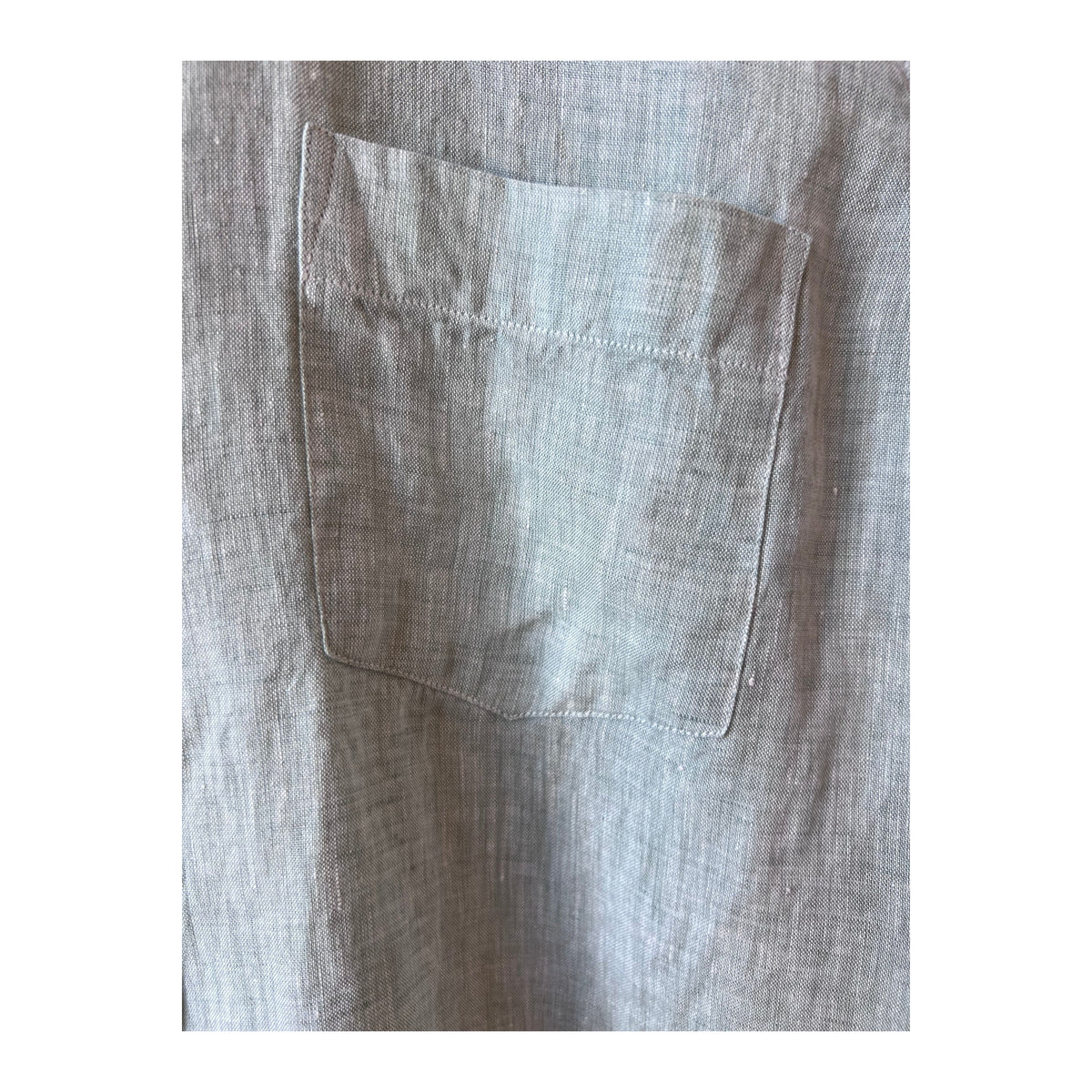 Men's Hartford Paul Linen Chambray Shirt in green, showcasing a casual, button-up style with a relaxed fit and soft fabric.