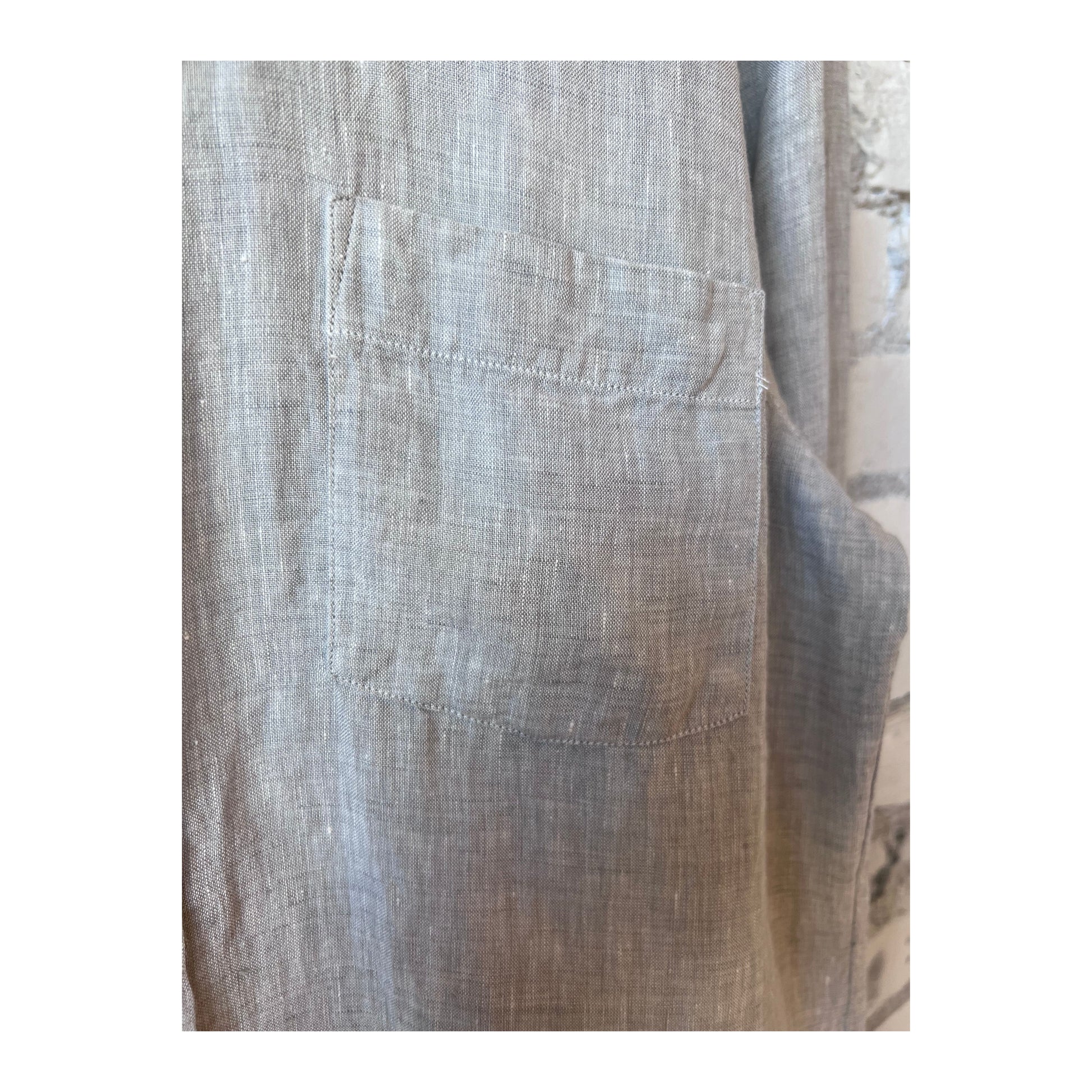 Men's Hartford Paul Linen Chambray Shirt in grey, featuring a casual fit with button-down collar and long sleeves.