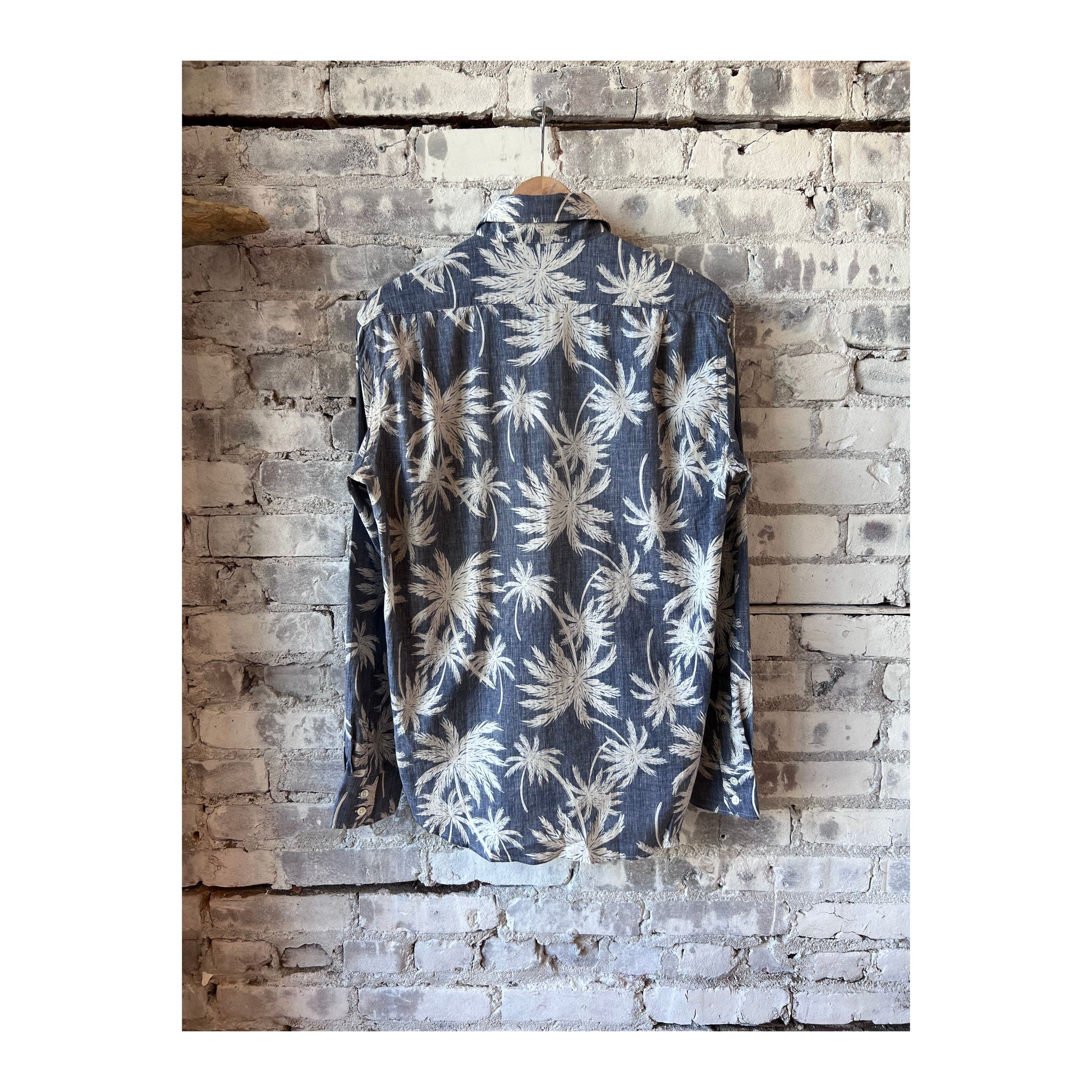 Men's navy cotton shirt with palm tree print by Hartford Men’s, featuring a casual fit and tropical design.