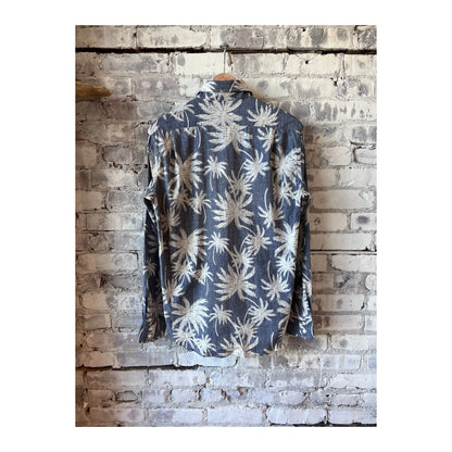 Men's navy cotton shirt with palm tree print by Hartford Men’s, featuring a casual fit and tropical design.