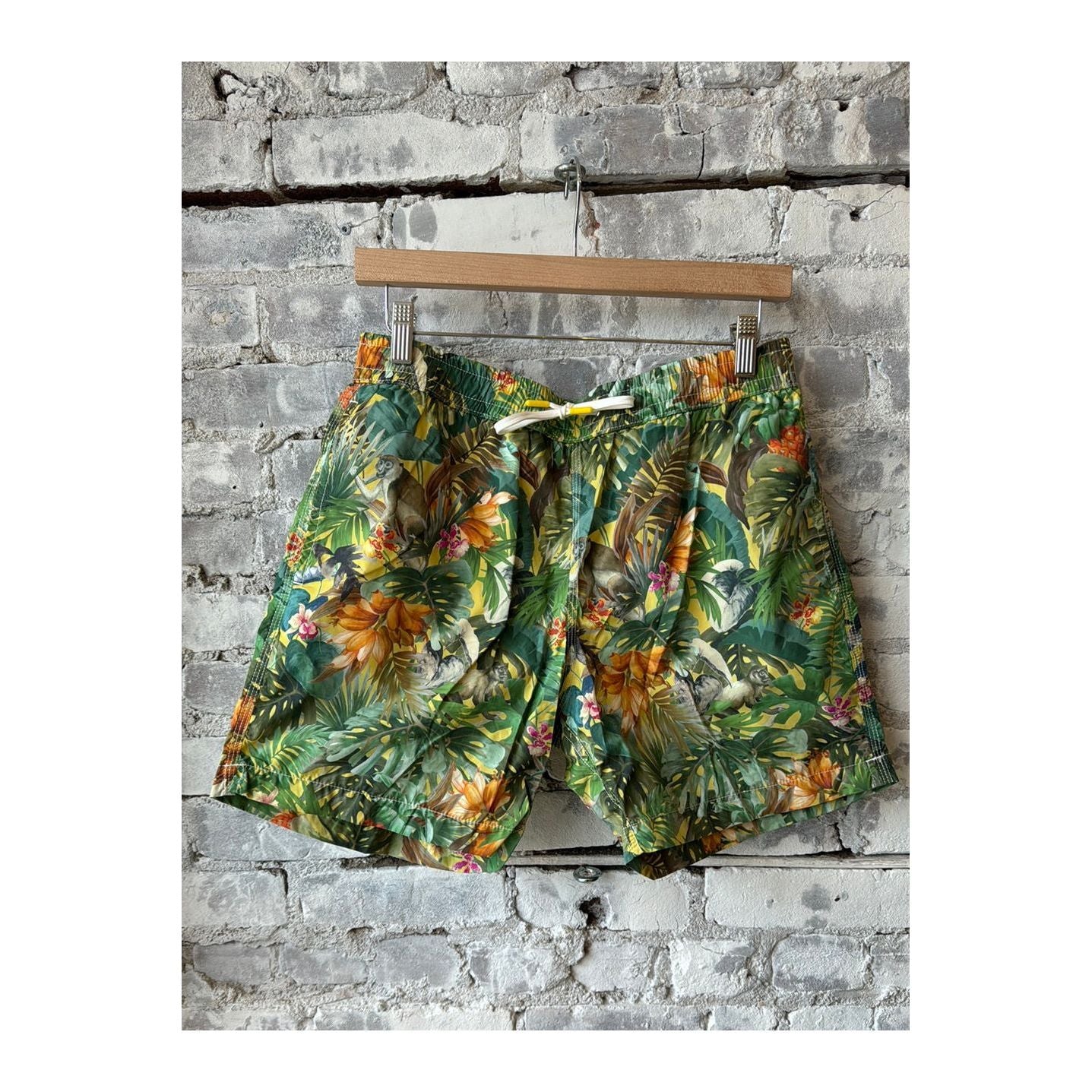 Men's printed swim shorts in Jungle Gold pattern by Hartford Men's, featuring vibrant jungle-inspired design.