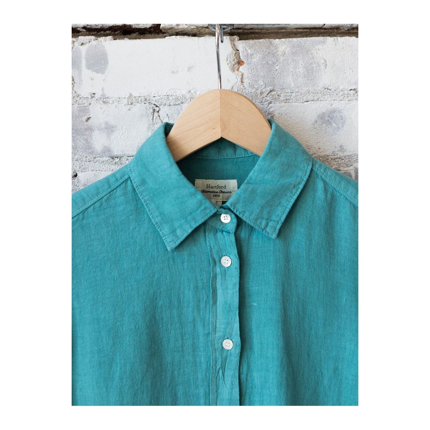 Women's Coraz Linen Shirt in Lagoon by Hartford Women's, button-up style with a relaxed fit and breathable linen fabric.