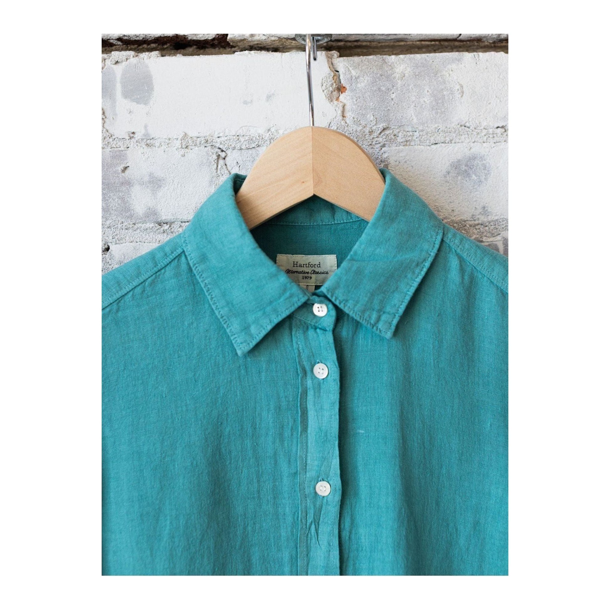 Women's Coraz Linen Shirt in Lagoon by Hartford Women's, button-up style with a relaxed fit and breathable linen fabric.