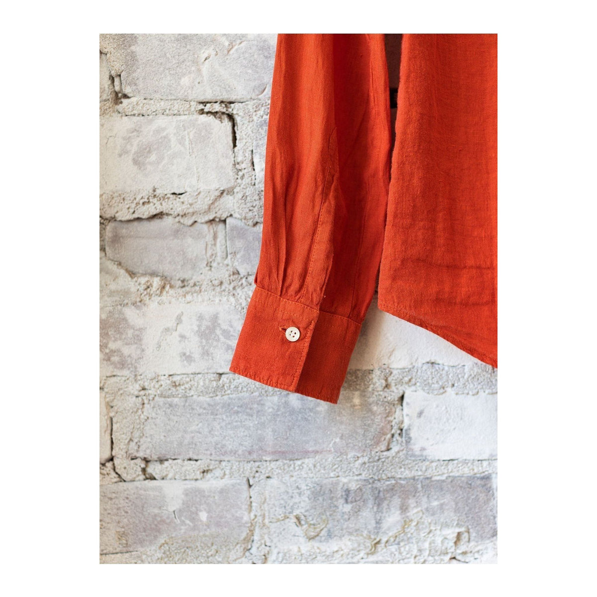Women's Coraz Linen Shirt by Hartford Women's in vibrant red, featuring a button-up front and relaxed fit.