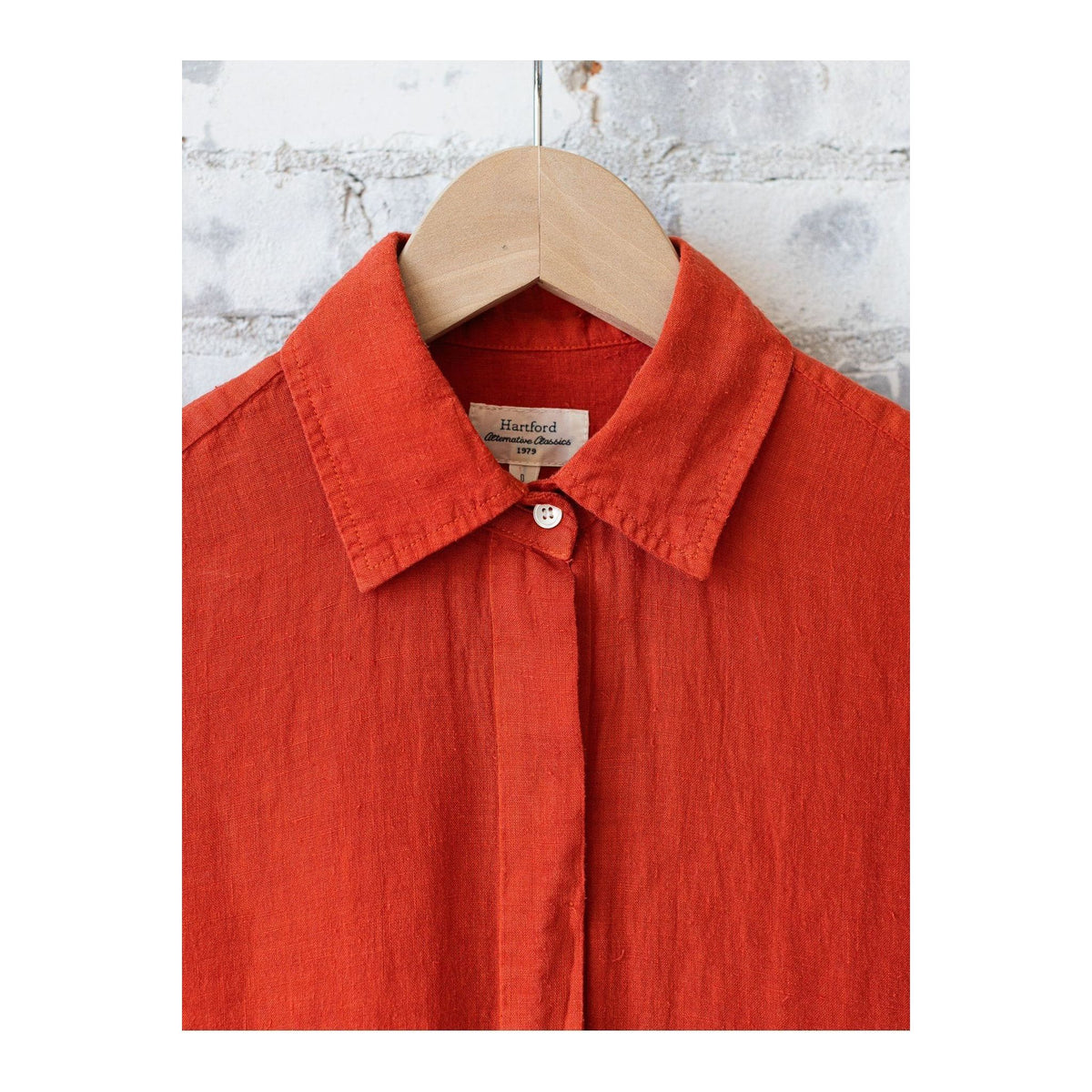Women's Rea Linen Dress in Poppy by Hartford Women's, vibrant red linen dress with a relaxed fit and stylish design.