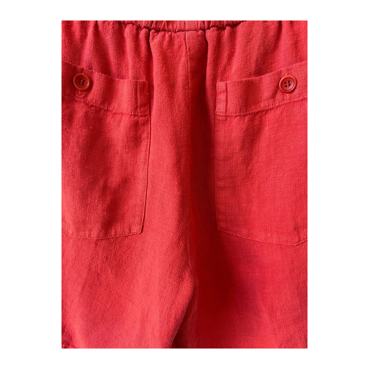 Women's Soko Linen Short in Poppy color from Hartford Women's, featuring lightweight linen fabric and a relaxed fit.